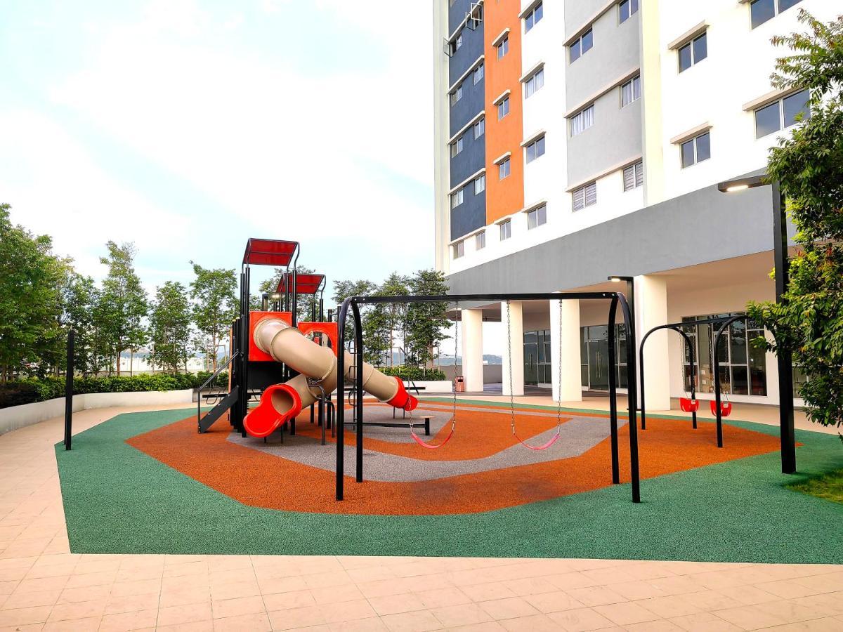 Alanis Residence 7 Pax @ Sepang Klia Kota Warisan Exterior foto