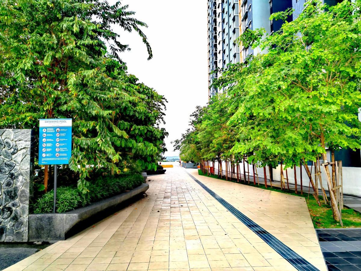 Alanis Residence 7 Pax @ Sepang Klia Kota Warisan Exterior foto